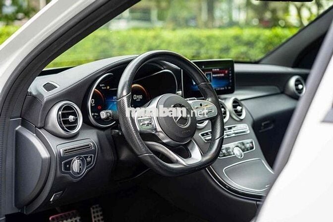 Mercedes C300 AMG 2021 màu Trắng 33.000 mls