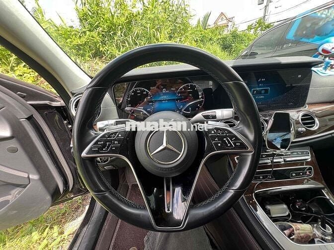 Mercedes-Benz E200 2021 Đen 90.000 km