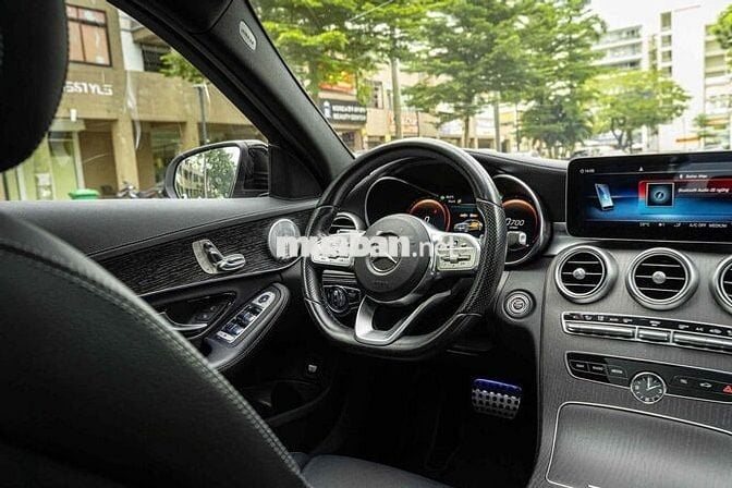 Mercedes C300 AMG 2021 màu Trắng 33.000 mls