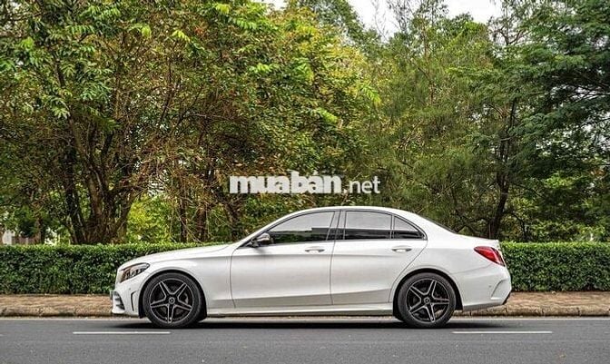 Mercedes C300 AMG 2021 màu Trắng 33.000 mls