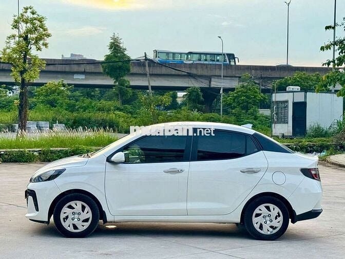 Hyundai I10 1.2AT 2024 30000 km Trắng Tự động