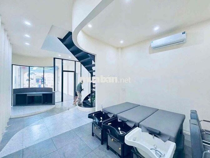 CHO THUÊ NHÀ 4 TẦNG MẶT TIỀN ĐƯỜNG HÀM NGHI NGANG 4m5