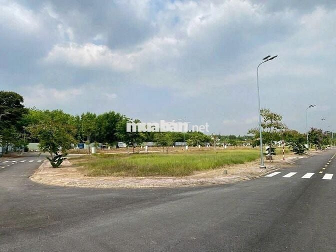 BÁN NHANH LÔ ĐẤT NGANG 5X16 NGAY CHỢ BÌNH MỸ - TÂN UYÊN
