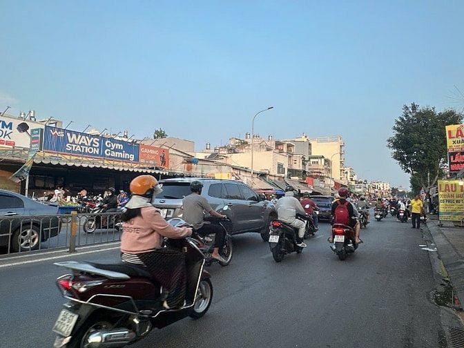 GIẢM 3 TỶ MTKD Lê Đức Thọ ngang 5.2m 124m2 4 lầu ngay chợ 17 tỷ hơn