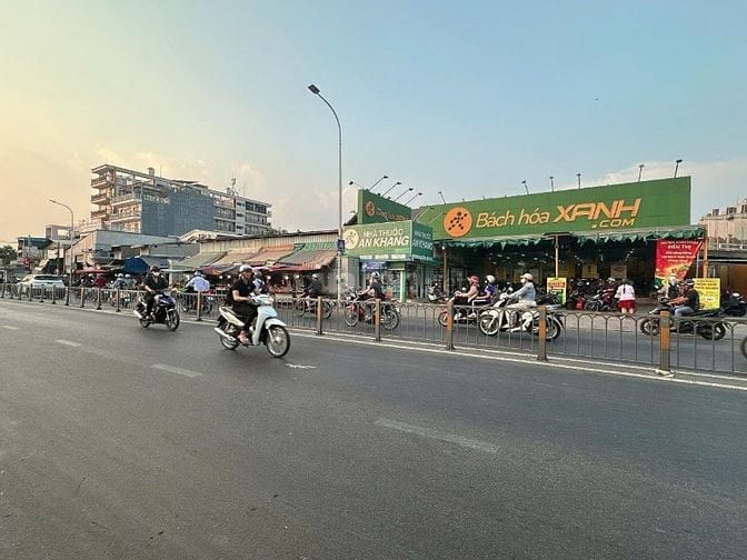 GIẢM 3 TỶ MTKD Lê Đức Thọ ngang 5.2m 124m2 4 lầu ngay chợ 17 tỷ hơn