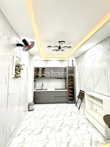 BÁN MẶT TIỀN KINH DOANH TÔN THẤT THUYẾT QUẬN 4-13 TỶ -5TẦNG-65M2 -5PN