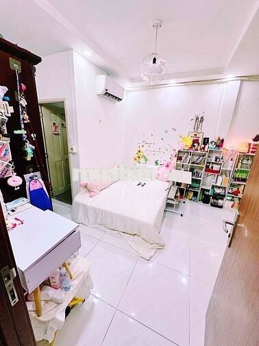 cần 1 bạn nữ,ở ghép 2tr6 bao hết chi phí ,phog 2 ng,bao cả nước giặc.h