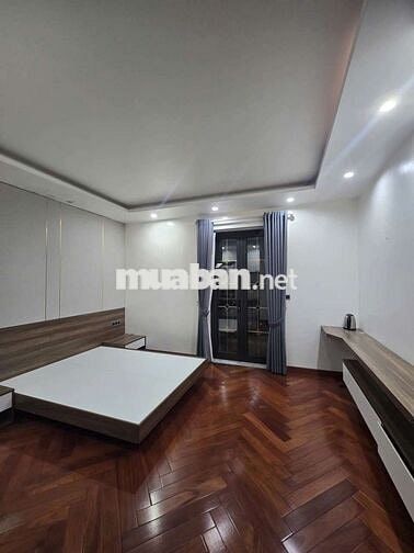 Cho Thuê Nhà Vườn 120M 5 Tầng Thang Máy Full Đồ - 79 Ngọc Hồi RoseTown