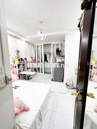 cần 1 bạn nữ,ở ghép 2tr6 bao hết chi phí ,phog 2 ng,bao cả nước giặc.h