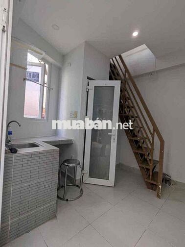 2.4TY có nhà Huỳnh văn bánh 2 tầng sổ nở hậu hẻm xe hơi