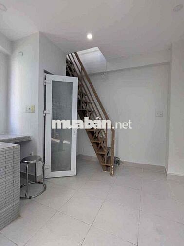 2.4TY có nhà Huỳnh văn bánh 2 tầng sổ nở hậu hẻm xe hơi