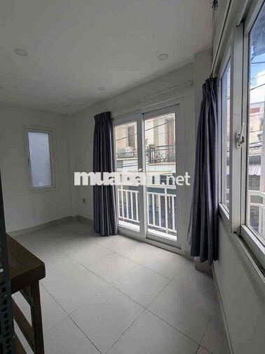 2.4TY có nhà Huỳnh văn bánh 2 tầng sổ nở hậu hẻm xe hơi