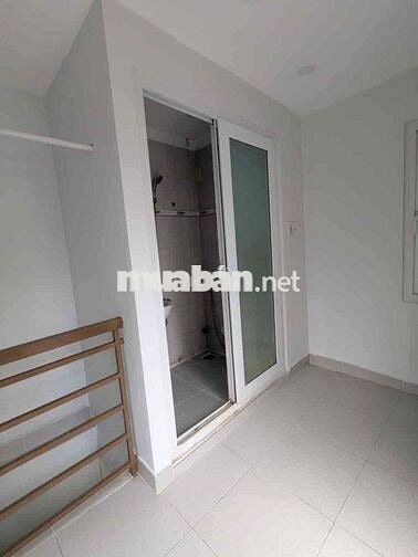 2.4TY có nhà Huỳnh văn bánh 2 tầng sổ nở hậu hẻm xe hơi