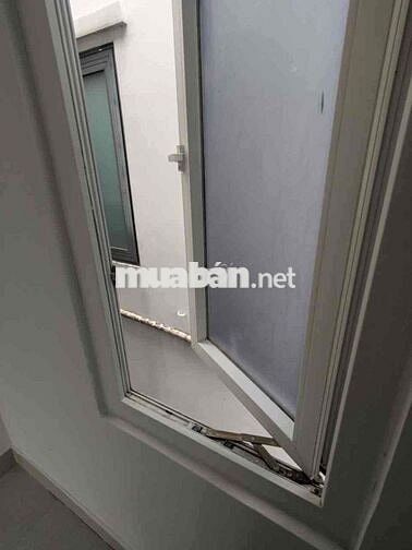 2.4TY có nhà Huỳnh văn bánh 2 tầng sổ nở hậu hẻm xe hơi
