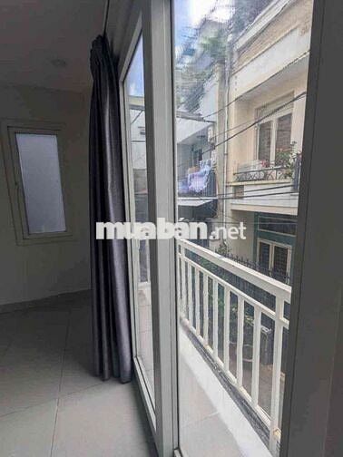 2.4TY có nhà Huỳnh văn bánh 2 tầng sổ nở hậu hẻm xe hơi
