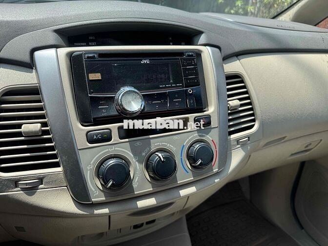 Toyota Innova E 2015 Số sàn Bạc 165 k xe zin