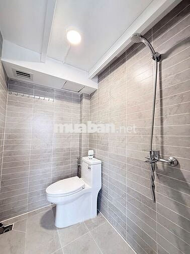 Căn hộ mới 100%, đối diện trường UEF Điện Biên Phủ, ngã tư Hàng Xanh