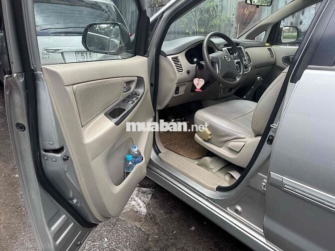 Toyota Innova E 2015 Số sàn Bạc 165 k xe zin