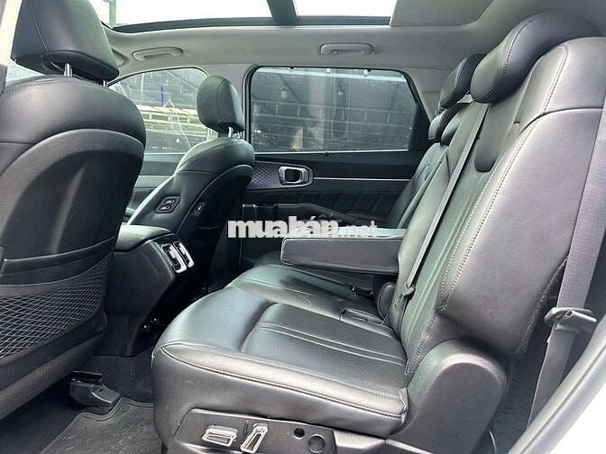 Kia Sorento 2022 Signature 2.2D máy dầu, màu trắng