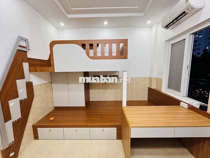 Phòng trọ Ban công thoáng mát Ung Văn Khiêm XVNT