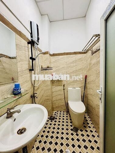 Phòng trọ Ban công thoáng mát Ung Văn Khiêm XVNT