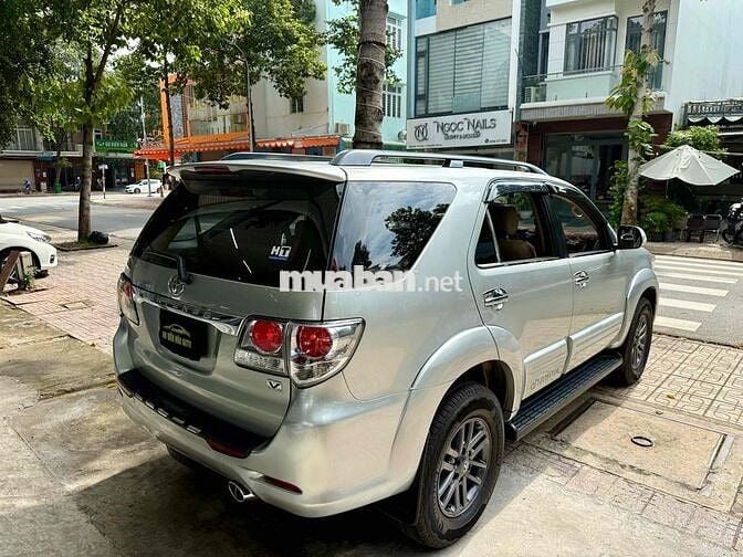 Toyota Fortuner 2012 Bạc Tự động 71.000 km