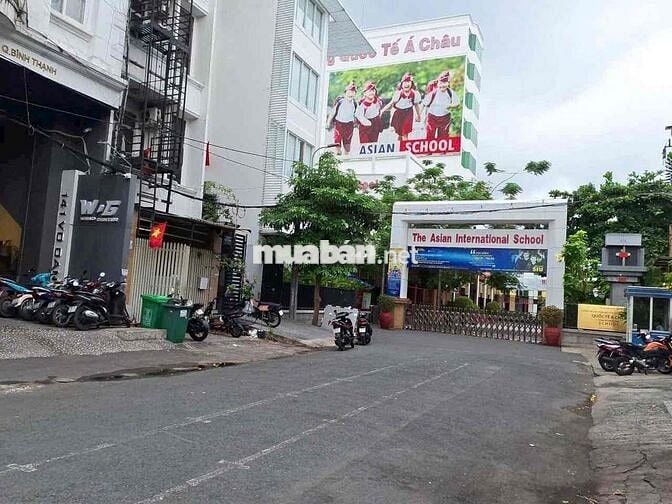 bán nhà hoàng hoa thám hẻm xe hơi chỉ 9ty8 tl