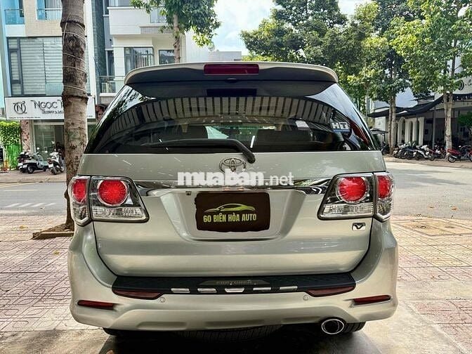 Toyota Fortuner 2012 Bạc Tự động 71.000 km