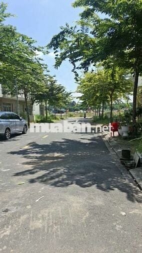 Bán nhà ngộp mt đường Huỳnh Văn lũy phường Bình Dương 
