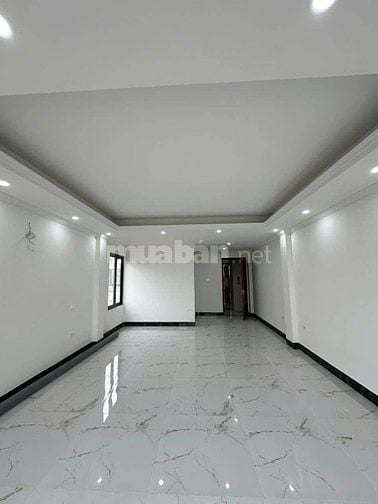 Bán nhanh nhà MP Tam Trinh, giá 40 tỷ, hơn 52m2x6T, lô góc, KD lớn