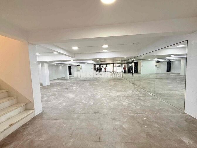 CHO THUÊ BIỆT THỰ HIM LAM QUẬN 7, 10X20M HẦM 4 LẦU THANG MÁY 90 TRIỆU