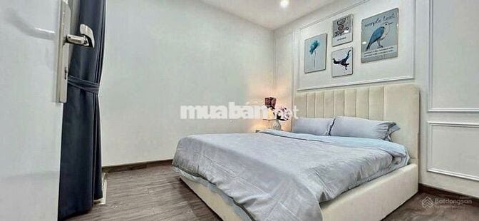 Cần gấp bán nhà 4 tầng, mặt tiền rộng 10m, phố Thụy Khuê