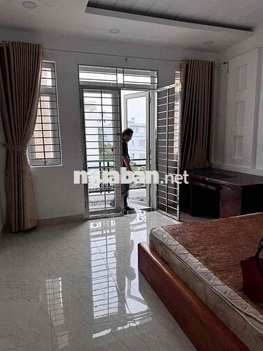 cho thuê nhà  đường số 28 p6 ( 4x18) lửng , 3 lầu , 4pn , 5wc