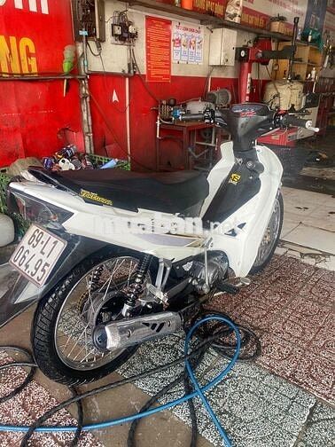 Yamaha Sirius Trắng Mới