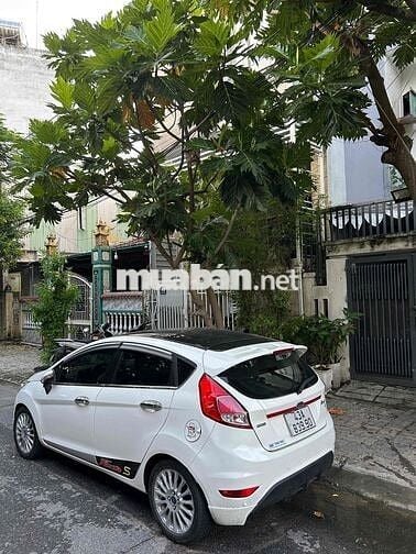 Ford Fiesta 2017 bản full tubo Trắng 65.000km