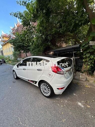 Ford Fiesta 2017 bản full tubo Trắng 65.000km