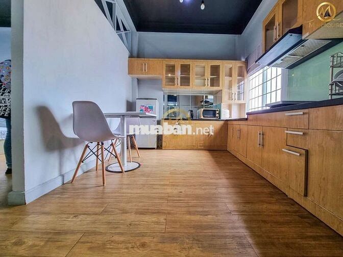 Nhà tớ- căn 1PN có bồn tắm, rộg 50m2 ngay trug tâm,gần ngã 4 Phú Nhuận