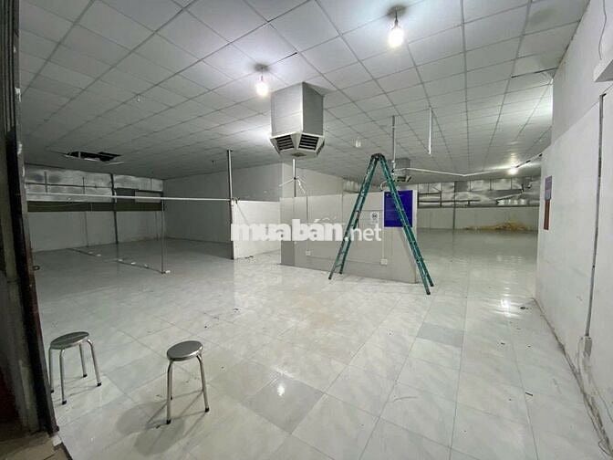 KHO/XƯỞNG 670M2 CÓ ĐIỆN 3FA NỀN GẠCH MEN, TRẦN LA PHÔNG, ĐƯỜNG TẢI LỚN