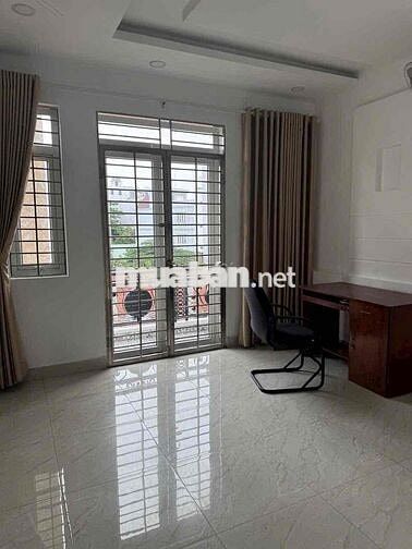 cho thuê nhà  đường số 28 p6 ( 4x18) lửng , 3 lầu , 4pn , 5wc