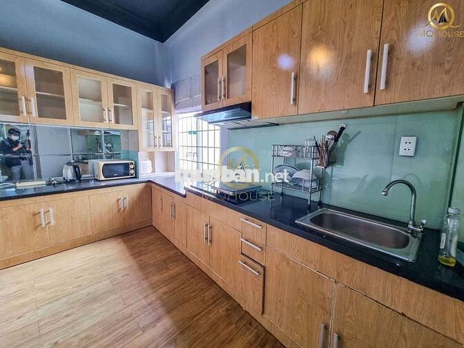 Nhà tớ- căn 1PN có bồn tắm, rộg 50m2 ngay trug tâm,gần ngã 4 Phú Nhuận