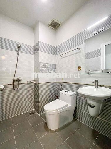 CHO THUÊ STUDIO FULL NỘI THẤT RỘNG 30m2 NGAY SÁT BÊN VĂN LANG CƠ SỞ 3