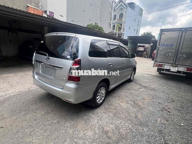 Toyota Innova E 2012 Số sàn Bạc