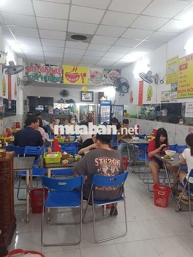 Tuyển Nam Phục Vụ Quán Ăn , Bao Ăn Ở