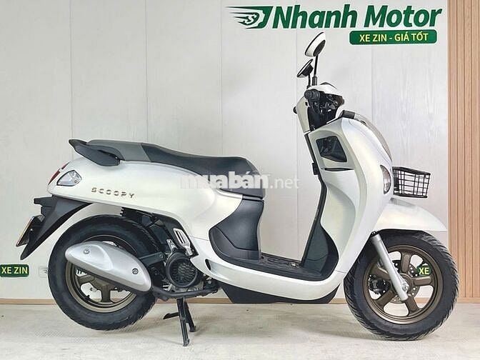 Scoopy 2025 Trắng Odo lướt 4.500km 9 Chủ Biển 65