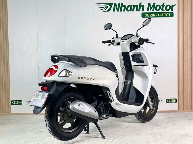 Scoopy 2025 Trắng Odo lướt 4.500km 9 Chủ Biển 65