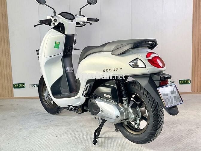 Scoopy 2025 Trắng Odo lướt 4.500km 9 Chủ Biển 65