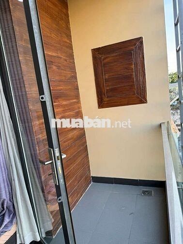 Studio bancol siêu thoáng gần nhà sách cây gỗ và trục đường 3 tháng 2