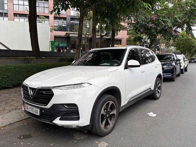 VinFast Lux SA 2.0 Turbo Plus 2022 Trắng