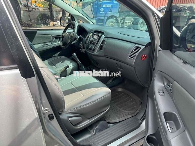 Toyota Innova E 2013 một chủ mua mới quá zin