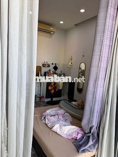 Studio bancol siêu thoáng gần nhà sách cây gỗ và trục đường 3 tháng 2